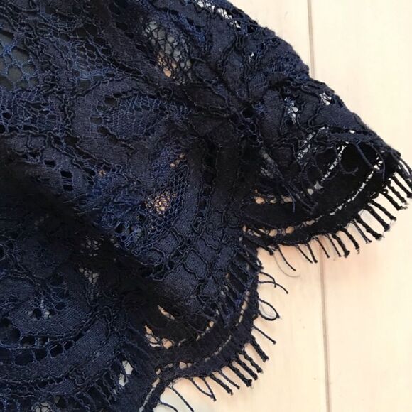 NWT BB Dakota Navy Lace Dress Size 6 - Picture 4 of 8